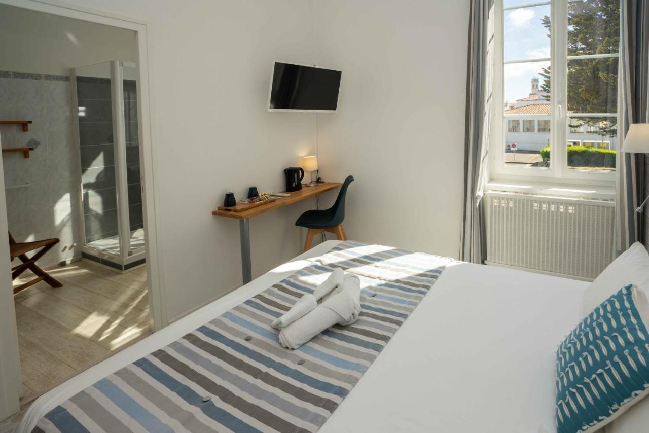 Hotel Le Square Saint-Pierre-d'Oleron Exterior photo